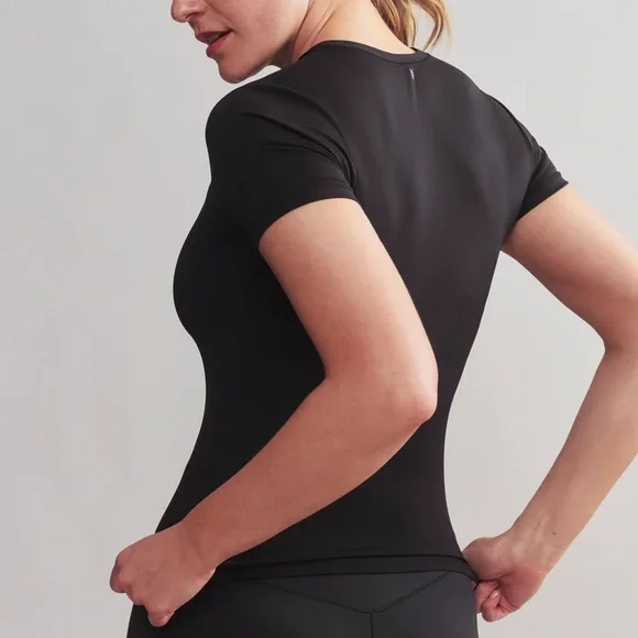 RHONE Ultimate Layer Tee - Picture 4 of 7